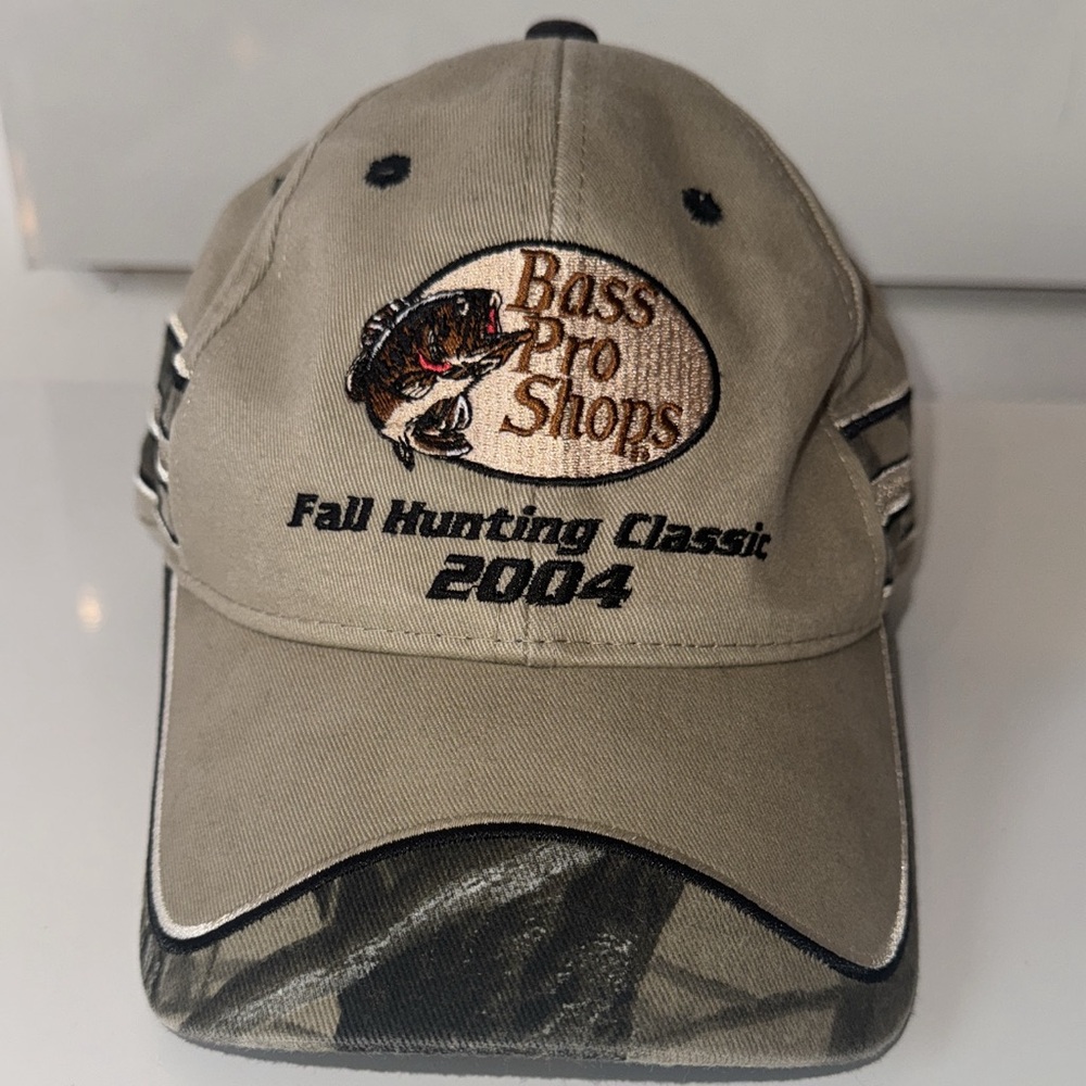 Vintage Bass pro shop fishing camouflage nature hat